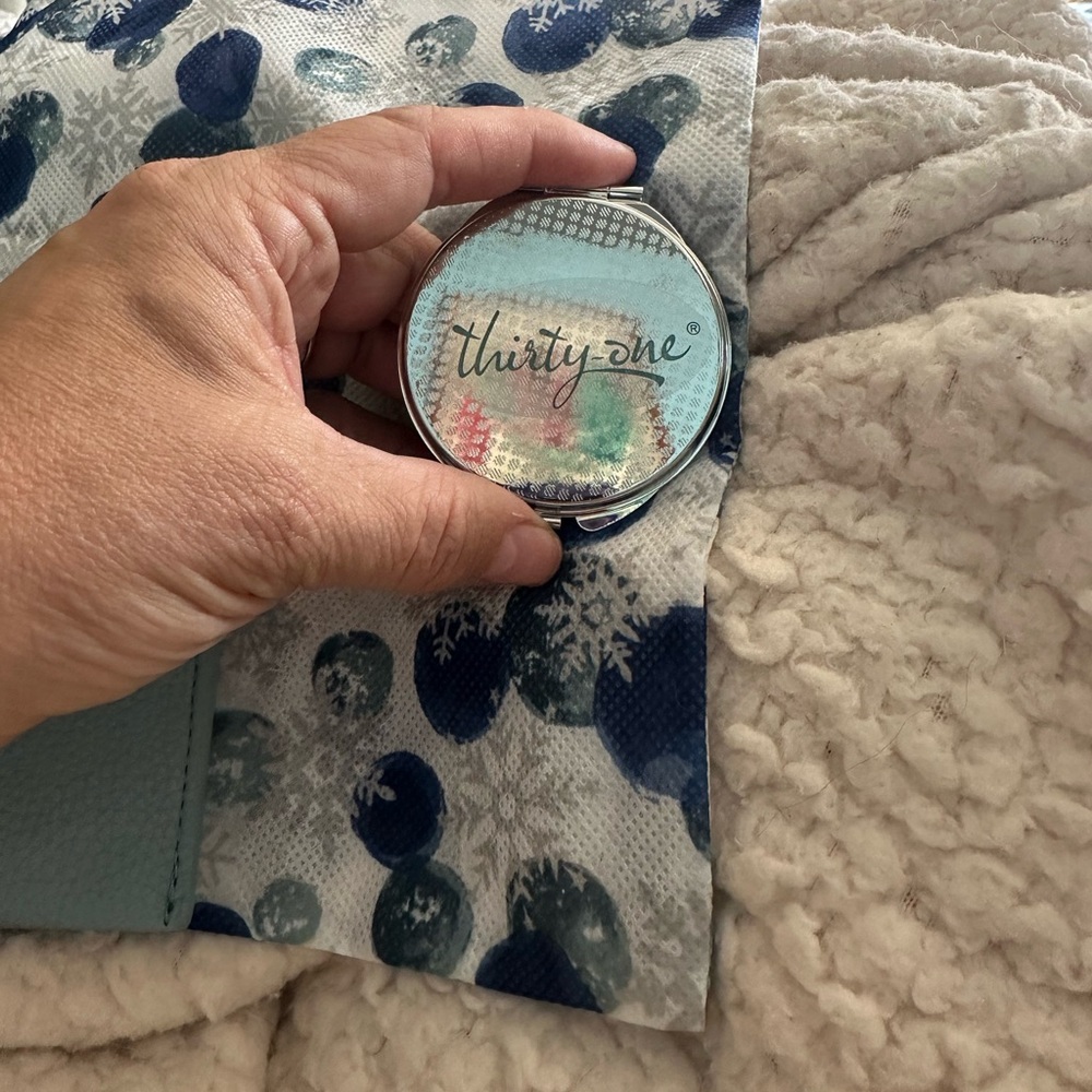Thirty-One Hello Happy Bag - Picture 4 of 6